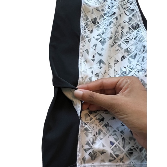 Lululemon High Rise Running Tights - Limited edition Size 4 - Picture 3 of 4